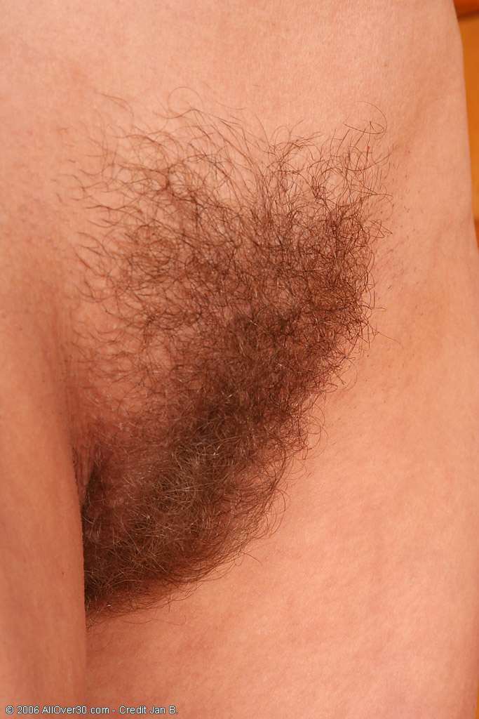 merilyns-hairy-pussy-is-sure-to-please-all-natural-lovers9.jpg