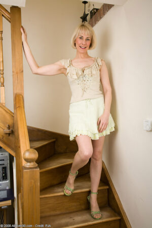 AllOver30 – Mature Hazel Looks So Sexy In Her Pantyhose